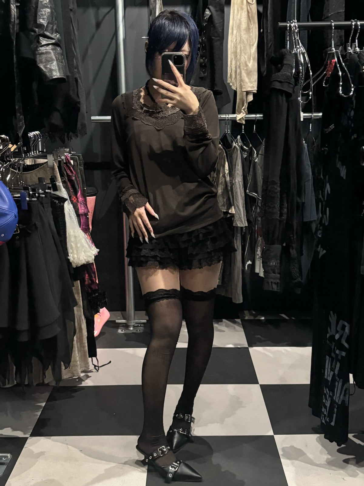 axes femme Lace-Trim Long Sleeve Top